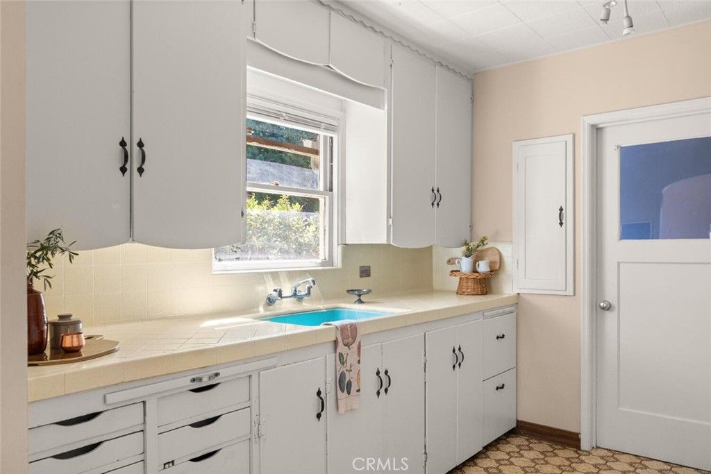 Image 11 of property listing at 1421 Hobart Street, Chico, CA 95926