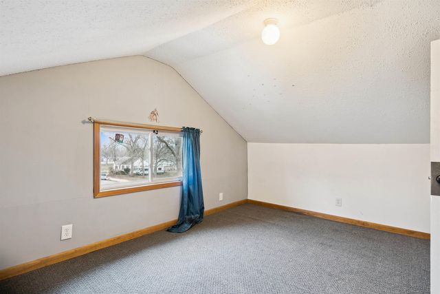 617 E Charles, Oelwein, IA 50662