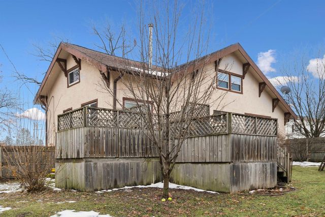 617 E Charles, Oelwein, IA 50662