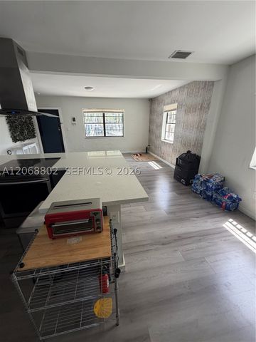 3311 NW 16th Ter, Miami, FL 33125