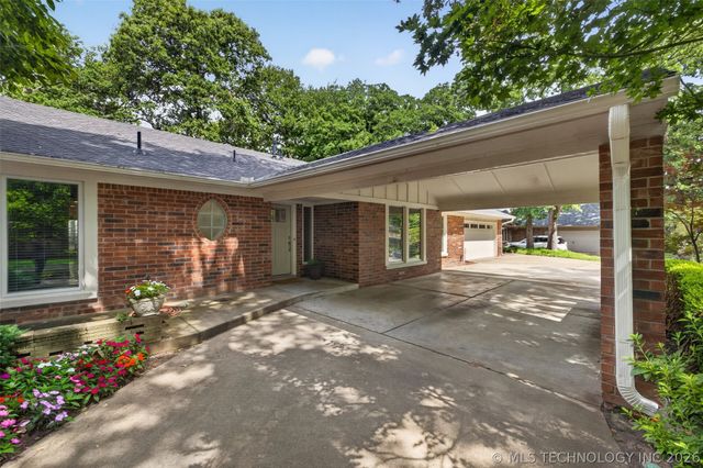 10218 S Sandusky Avenue, Tulsa, OK 74137