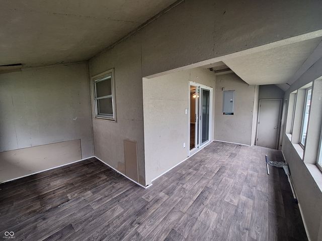 928 S A Street, Elwood, IN 46036