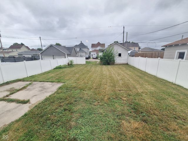 928 S A Street, Elwood, IN 46036