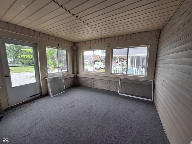 928 S A Street, Elwood, IN 46036