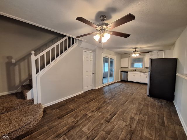 928 S A Street, Elwood, IN 46036