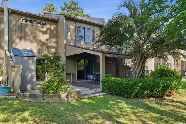 800 Egret Cir Apt 37, Little River, SC 29566