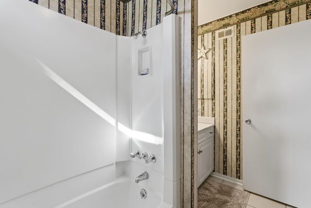 800 Egret Cir Apt 37, Little River, SC 29566