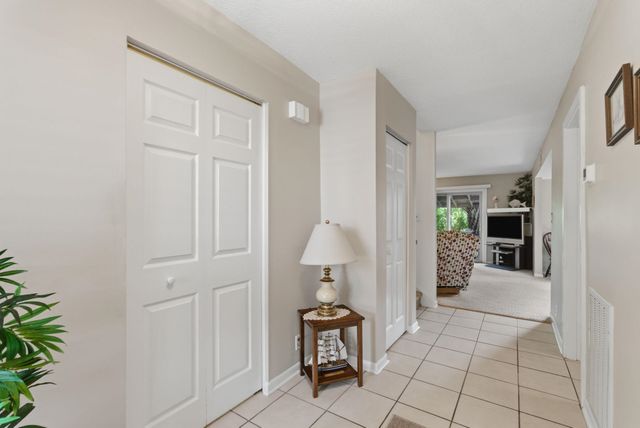 800 Egret Cir Apt 37, Little River, SC 29566