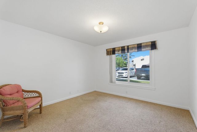 800 Egret Cir Apt 37, Little River, SC 29566