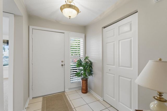 800 Egret Cir Apt 37, Little River, SC 29566