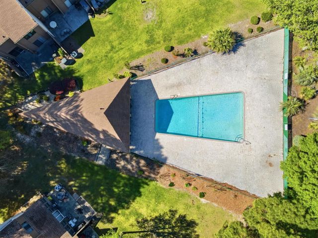 800 Egret Cir Apt 37, Little River, SC 29566