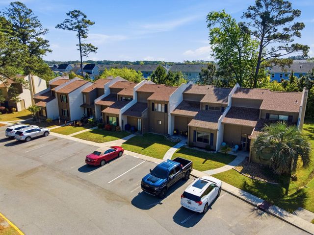 800 Egret Cir Apt 37, Little River, SC 29566