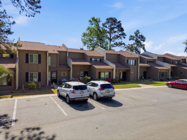 800 Egret Cir Apt 37, Little River, SC 29566