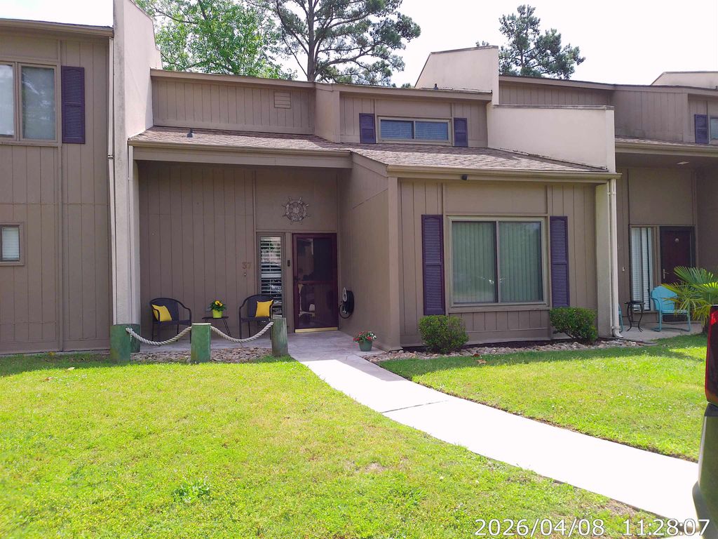 800 Egret Cir Apt 37, Little River, SC 29566