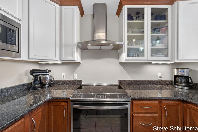 2964 Lakeshore Drive W 304, Muskegon, MI 49441