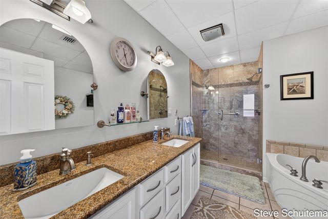 2964 Lakeshore Drive W 304, Muskegon, MI 49441