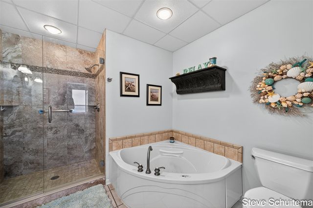 2964 Lakeshore Drive W 304, Muskegon, MI 49441