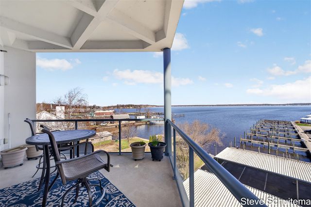 2964 Lakeshore Drive W 304, Muskegon, MI 49441