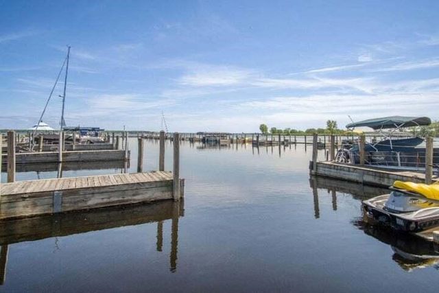 2964 Lakeshore Drive W 304, Muskegon, MI 49441