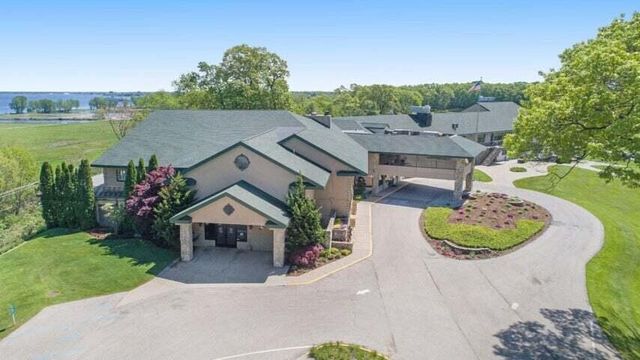 2964 Lakeshore Drive W 304, Muskegon, MI 49441