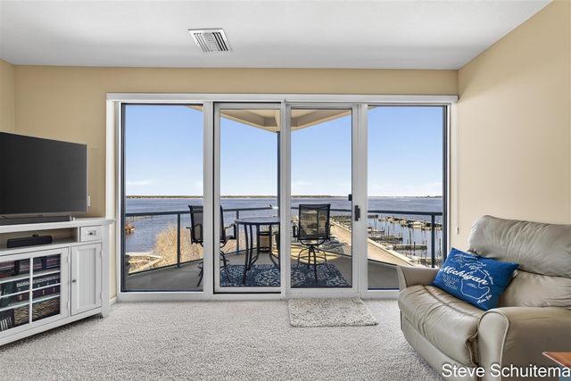 2964 Lakeshore Drive W 304, Muskegon, MI 49441
