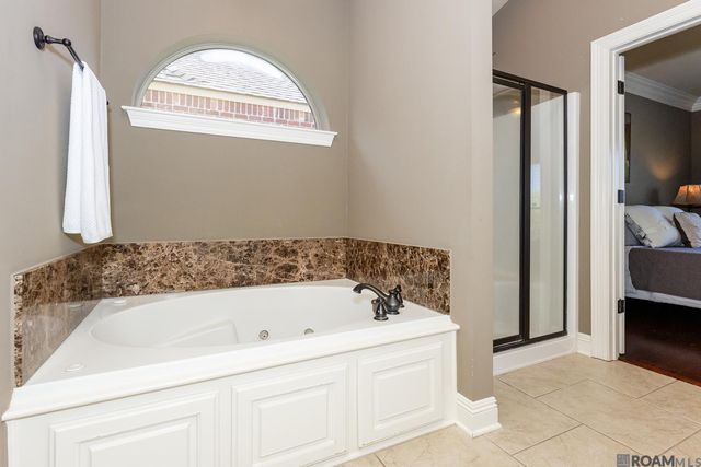 11165 Hillpark Ave, Baton Rouge, LA 70810