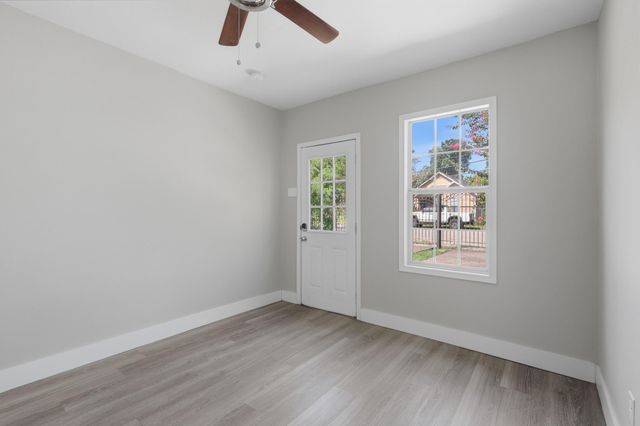 5718 Cherry, Houston, TX 77026