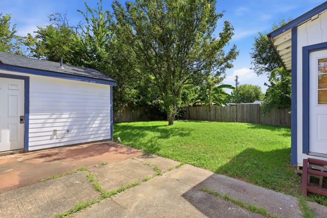 5718 Cherry, Houston, TX 77026