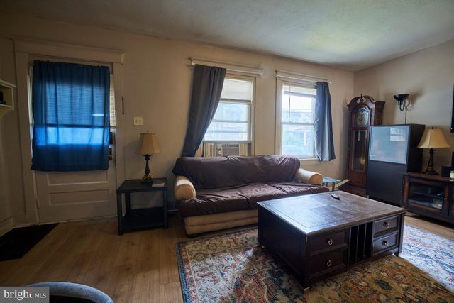 56 CHERRY ST, Willow Grove, PA 19090