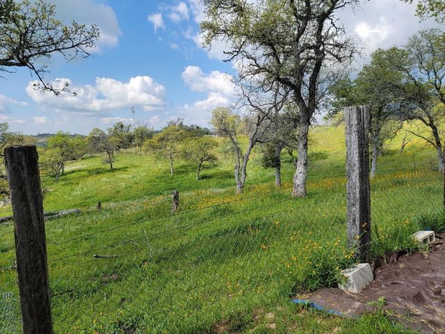 33323 Buttercup Lane, Yokuts Valley, CA 93675