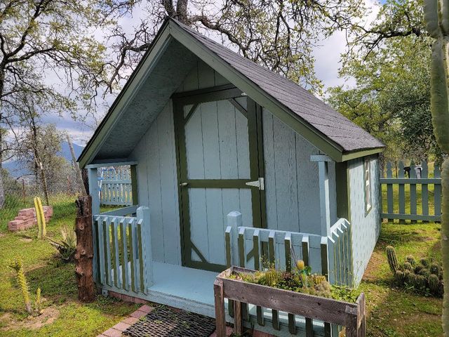 33323 Buttercup Lane, Yokuts Valley, CA 93675