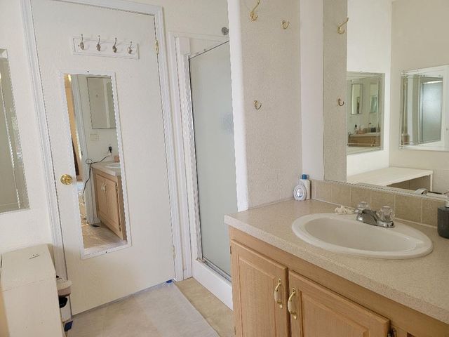 33323 Buttercup Lane, Yokuts Valley, CA 93675