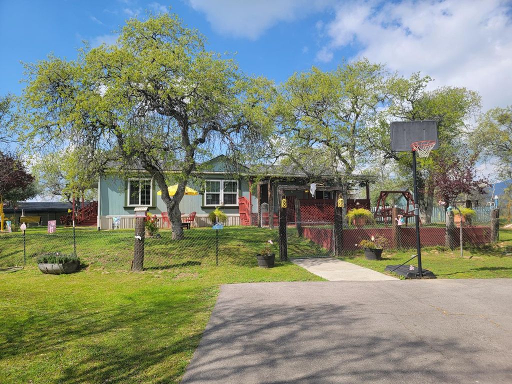 33323 Buttercup Lane, Yokuts Valley, CA 93675