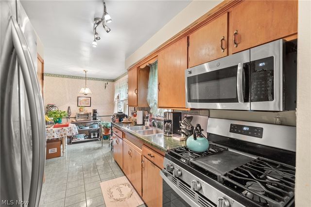449 Dover Center Road, Bay Village, OH 44140