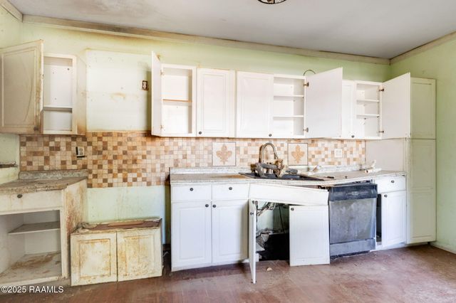 714 Henshaw Drive, New Iberia, LA 70560