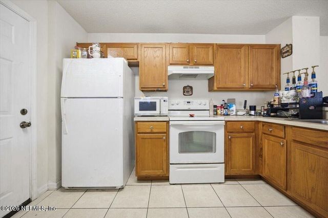 8550 ARGYLE BUSINESS Loop 208, Jacksonville, FL 32244