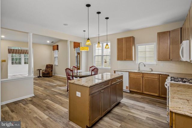 226 NIGHT HAWK CIR, West Deptford, NJ 08086