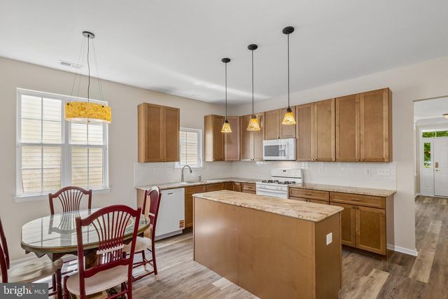 226 NIGHT HAWK CIR, West Deptford, NJ 08086