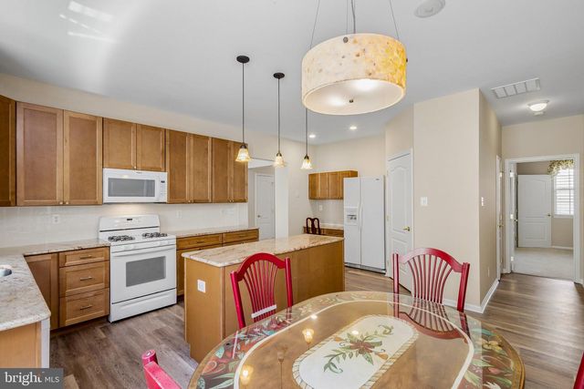 226 NIGHT HAWK CIR, West Deptford, NJ 08086