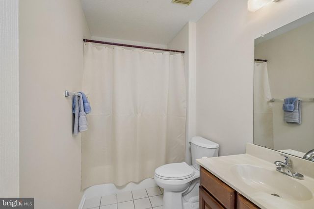 226 NIGHT HAWK CIR, West Deptford, NJ 08086