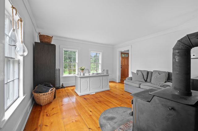 64 Kingston Road, Exeter, NH 03833