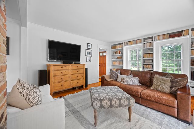 64 Kingston Road, Exeter, NH 03833