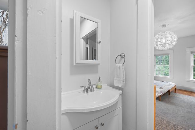 64 Kingston Road, Exeter, NH 03833