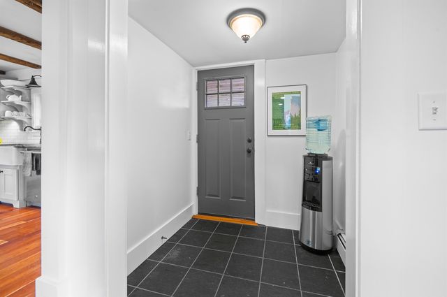 64 Kingston Road, Exeter, NH 03833