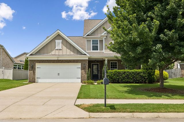 5008 Stately Dr, Thompsons Station, TN 37179