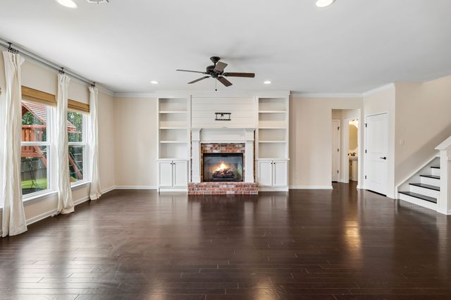 5008 Stately Dr, Thompsons Station, TN 37179