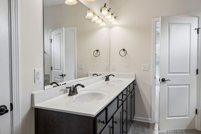 5008 Stately Dr, Thompsons Station, TN 37179