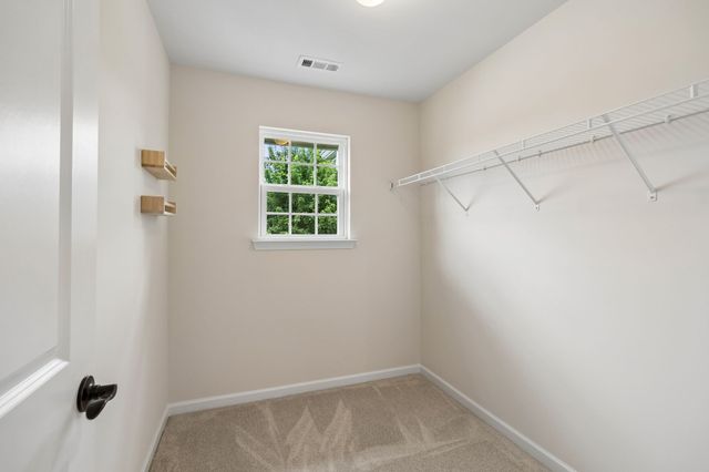5008 Stately Dr, Thompsons Station, TN 37179