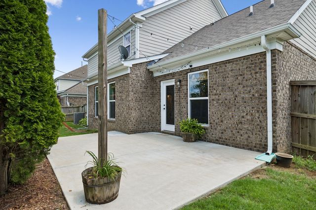 5008 Stately Dr, Thompsons Station, TN 37179