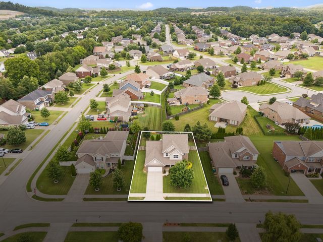 5008 Stately Dr, Thompsons Station, TN 37179